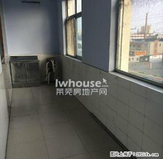 红石公园西 十七中北,家具齐全 带空调 700/月 - 莱芜28生活网 lw.28life.com