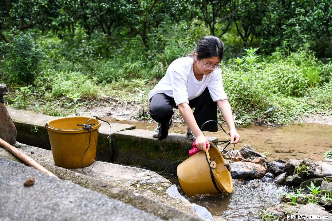 全网追的“扁担女孩”,找了一份暑假工,时薪12元 - 莱芜生活资讯 - 莱芜28生活网 lw.28life.com
