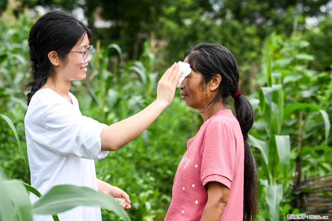 全网追的“扁担女孩”,找了一份暑假工,时薪12元 - 莱芜生活资讯 - 莱芜28生活网 lw.28life.com